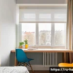 Home 21 아이의 집중력 높이는 환경 조성 - A cozy, well-organized child’s study corner by a window in a modern Russian apartment, featuring a w...
